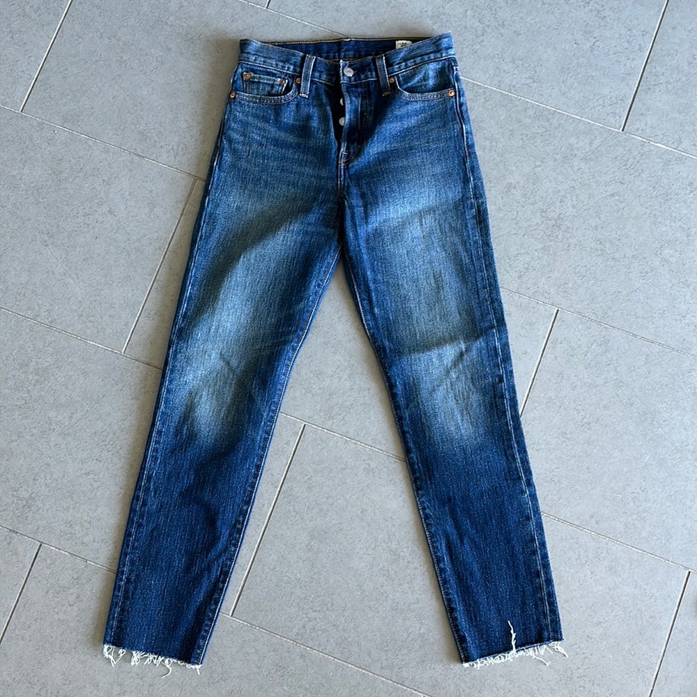 High waisted Levi’s size 26 white oak cone denim